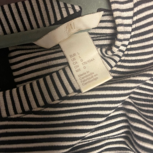 FLATTERING STRIPED DRESS - Picture 3 of 3